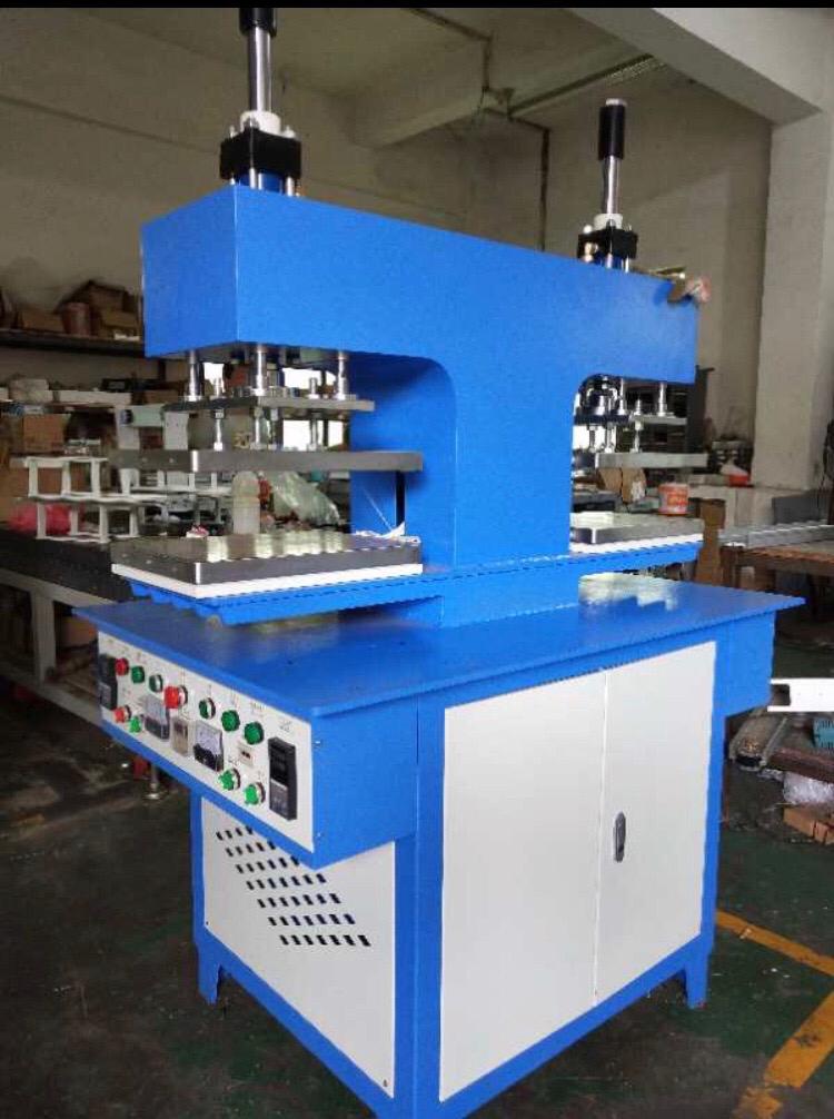Máquina de Gofrado